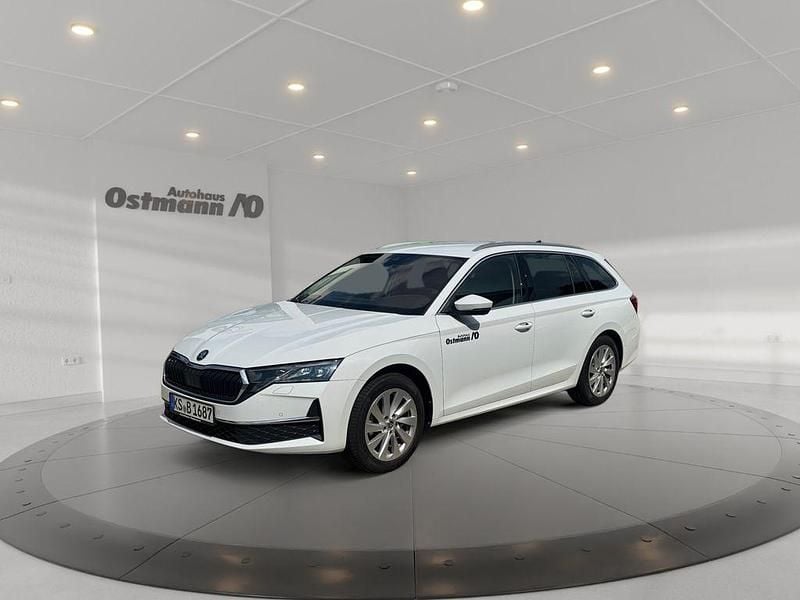 Weiß Gebraucht 2024 Skoda Octavia Selection Kombi | 28.987 € (Guter Preis) - Bild 1/4
