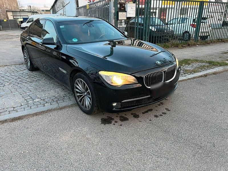 Gebraucht BMW 730 245 PS (180 kW) 2010 Schwarz Limousine