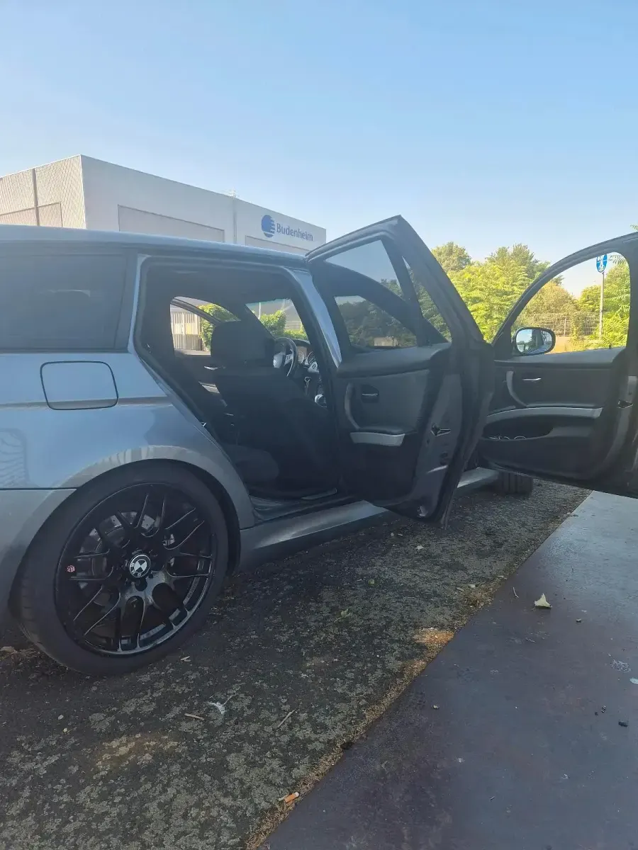Gebraucht BMW 325 218 PS (160 kW) 2008 Grau Kombi