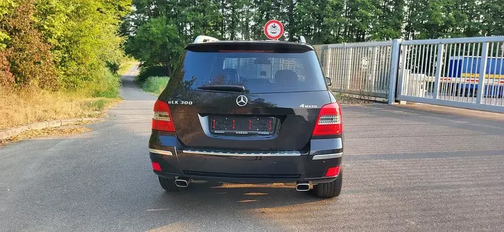 Gebraucht Mercedes GLK300 231 PS (169 kW) 2009 Schwarz SUV