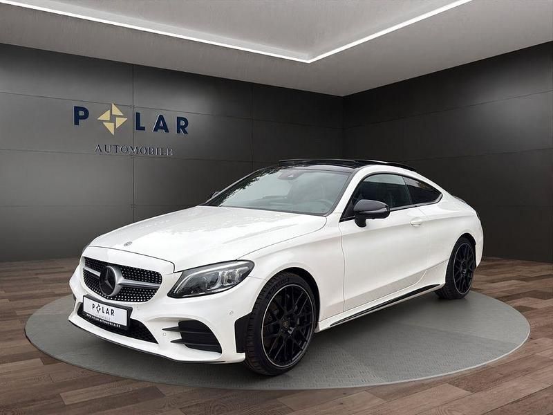 Weiß Gebraucht 2021 Mercedes C300 AMG line Coupé | 39.990 € (Fairer Preis) - Bild 1/4