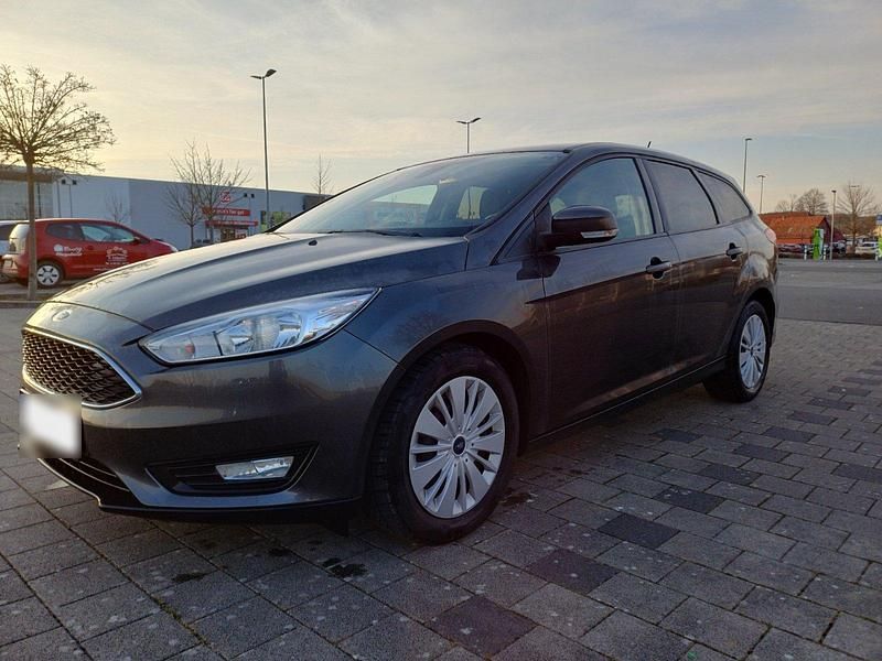 Gebraucht Ford Focus Business Edition 125 PS (91 kW) 2018 Grau Kombi