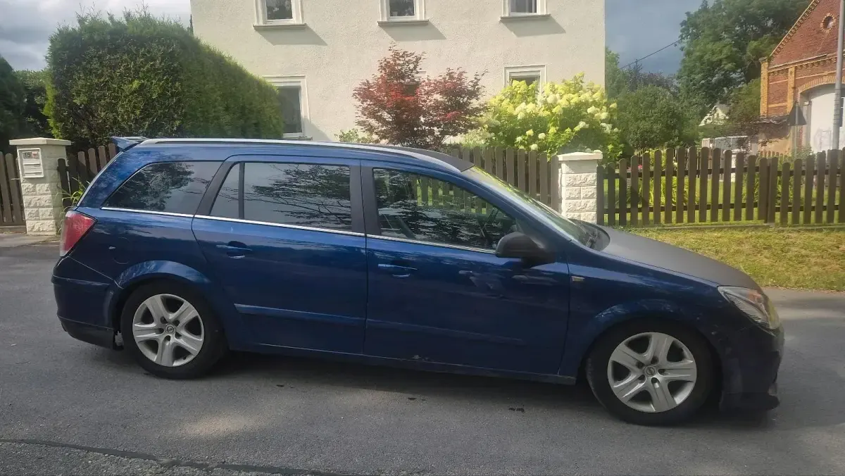 Gebraucht Opel Astra 116 PS (85 kW) 2005 Blau Kombi