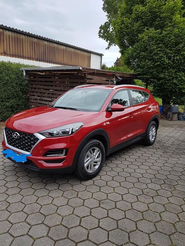Gebraucht Hyundai Tucson 132 PS (97 kW) 2019 Rot SUV
