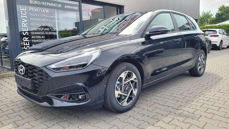 Schwarz Neu 2025 Hyundai i30 Limousine | 23.940 € (Superpreis) - Bild 1/4