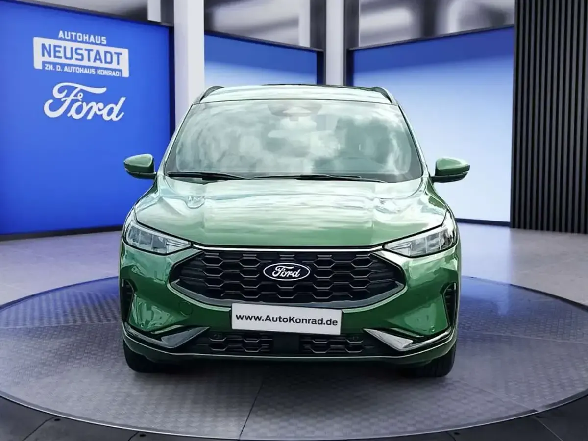 Neu Ford Kuga ST-Line 186 PS (136 kW) 2025 Bursting green SUV
