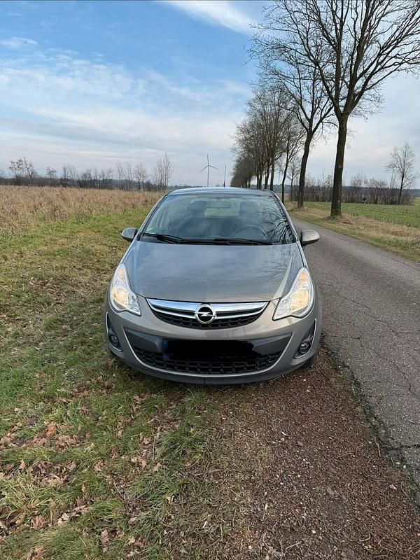 Gebraucht Opel Corsa 85 PS (62 kW) 2012 Gold Kleinwagen