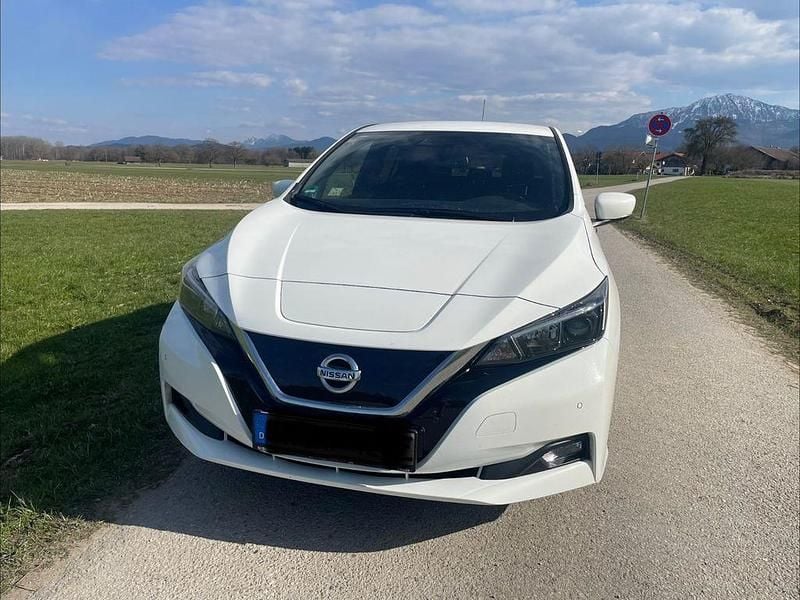 Gebraucht Nissan Leaf 110 kW (150 PS) 2018 Weiß Kleinwagen