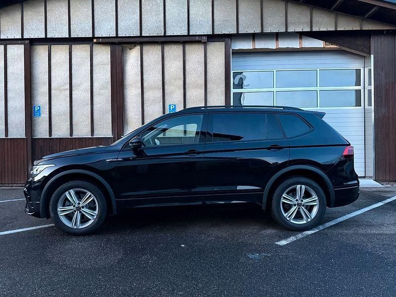 Gebraucht VW Tiguan Allspace R-line 200 PS (147 kW) 2024 Schwarz SUV