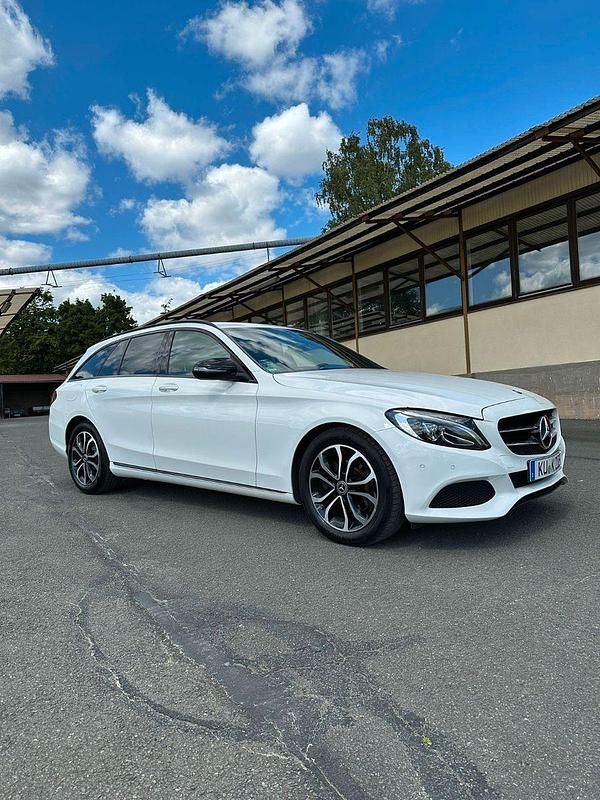 Weiß Gebraucht 2018 Mercedes C200 Kombi | 18.500 € (Guter Preis) - Bild 1/4