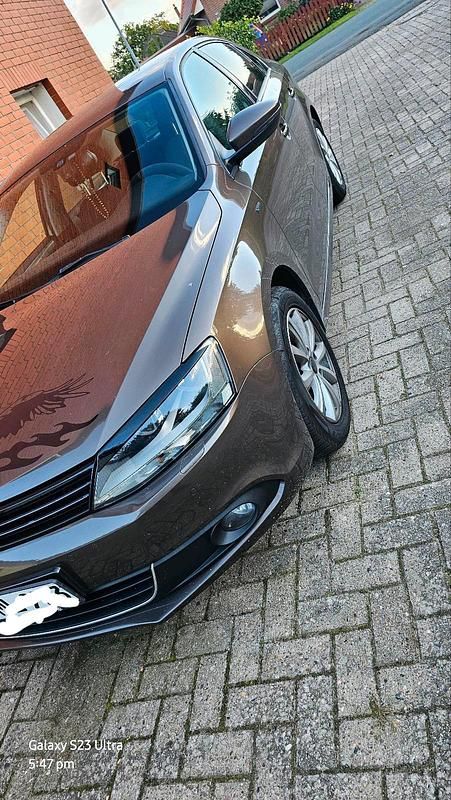 Gebraucht VW Jetta 122 PS (89 kW) 2014 Braun Limousine