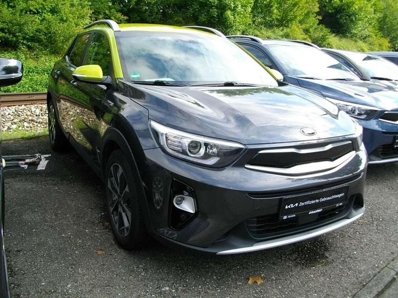 Graphite met./electric green m Gebraucht 2018 Kia Stonic Platinum Edition SUV | 12.999 € (Guter Preis) - Bild 1/4