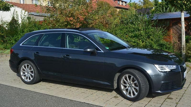 Gebraucht Audi A4 Comfort 150 PS (110 kW) 2016 Grau Kombi
