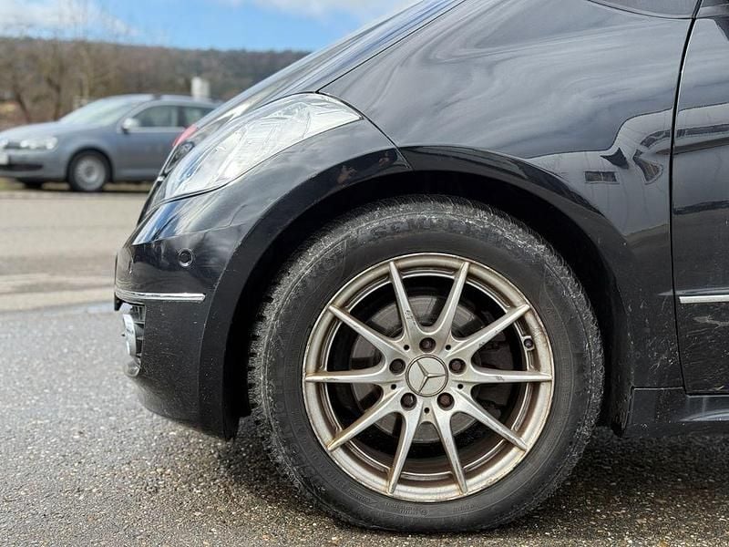 Gebraucht Mercedes A180 Elegance 116 PS (85 kW) 2011 Schwarz Limousine