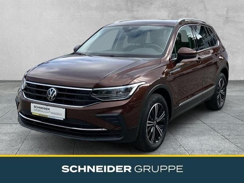 Braun Gebraucht 2023 VW Tiguan Life SUV | 33.890 € (Fairer Preis) - Bild 1/4