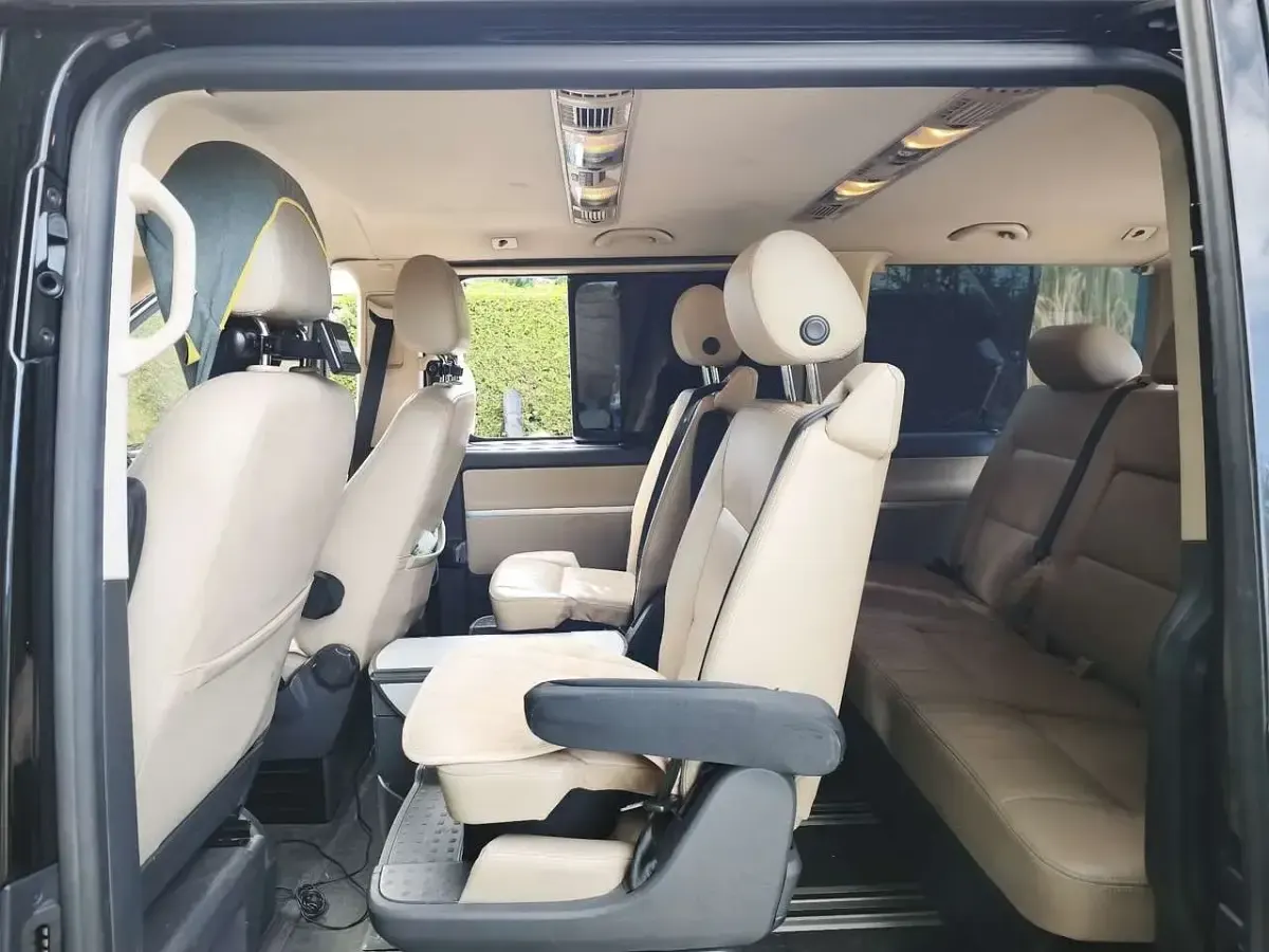 Gebraucht VW Multivan Highline 180 PS (132 kW) 2015 Schwarz Van / Kleinbus