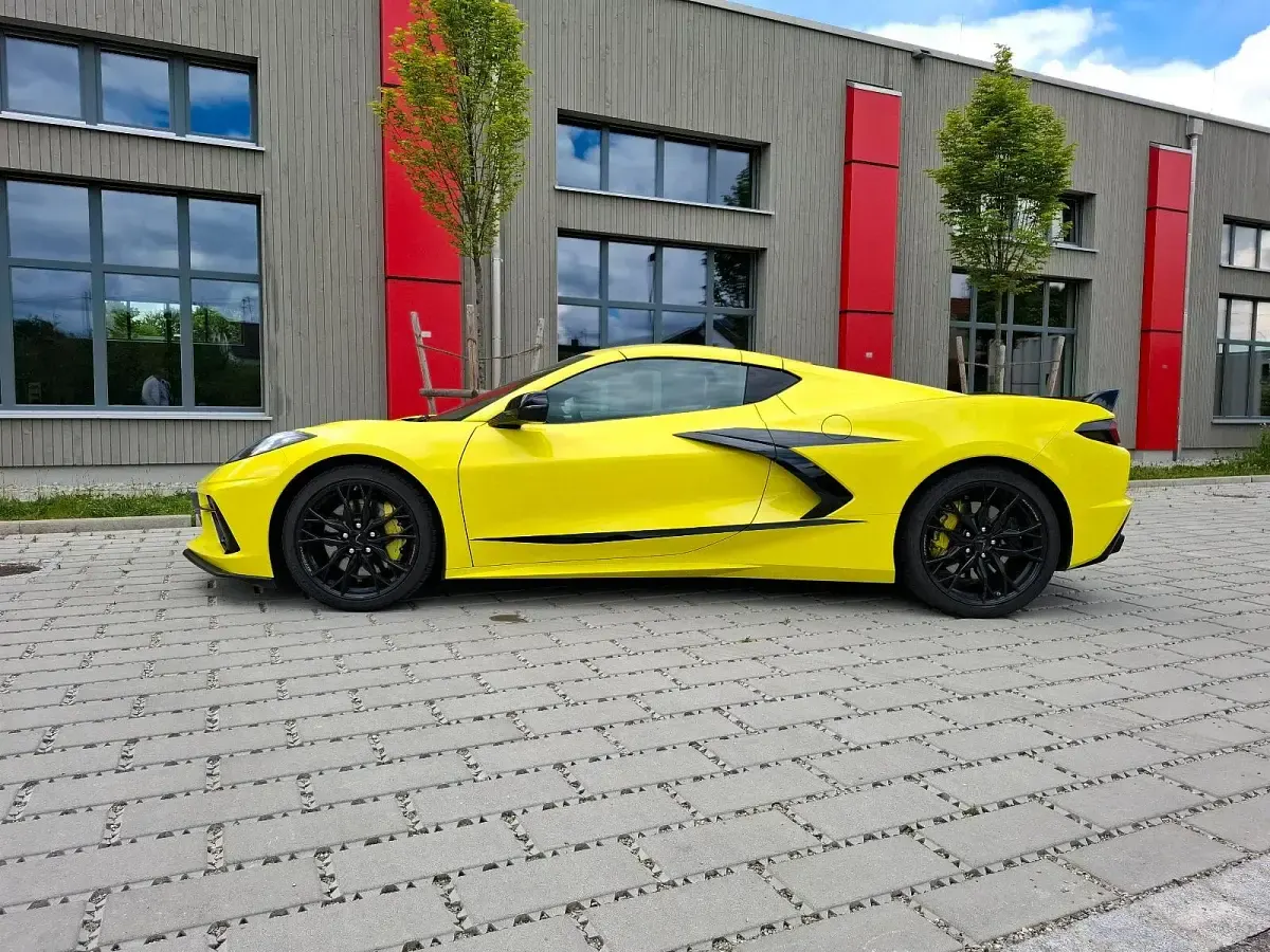 Używany Corvette Stingray 480 KM (353 kW) 2024 Żółty Coupe