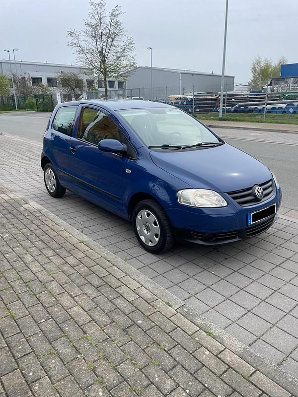 Gebraucht VW Fox 60 PS (44 kW) 2005 Blau Kleinwagen