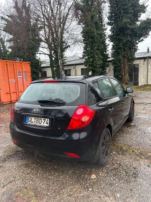 Gebraucht Kia Ceed EX 109 PS (80 kW) 2007 Schwarz Kleinwagen