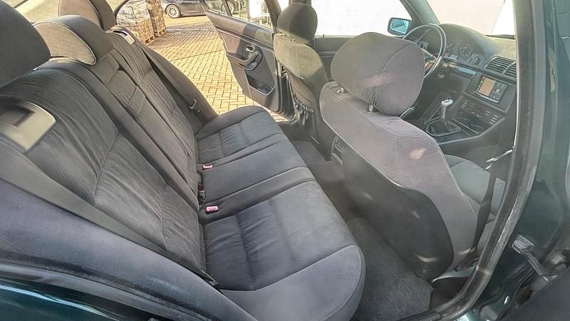 Gebraucht BMW 520 150 PS (110 kW) 1998 Grün Limousine