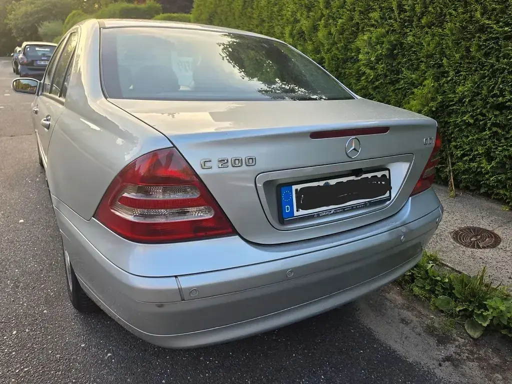 Gebraucht Mercedes C200 Classic 122 PS (89 kW) 2003 Silber Limousine
