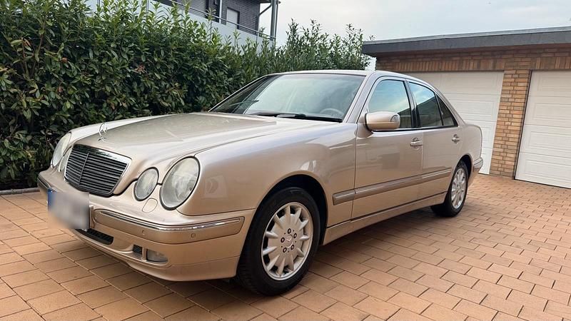 Gebraucht Mercedes E320 224 PS (164 kW) 1999 Beige Limousine