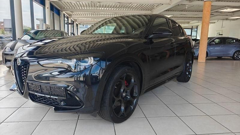 Colore esterno (nero vulcano, Gebraucht 2023 Alfa Romeo Stelvio Competizione SUV | 39.980 € (Fairer Preis) - Bild 1/4