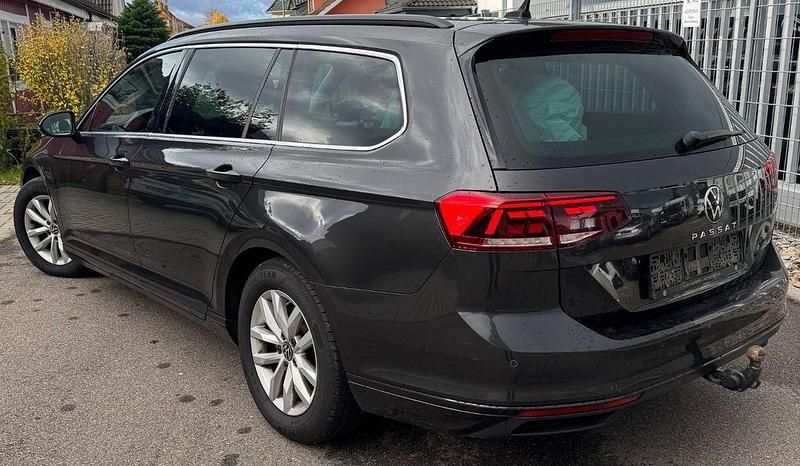 Gebraucht VW Passat Business 150 PS (110 kW) 2020 Grau Limousine