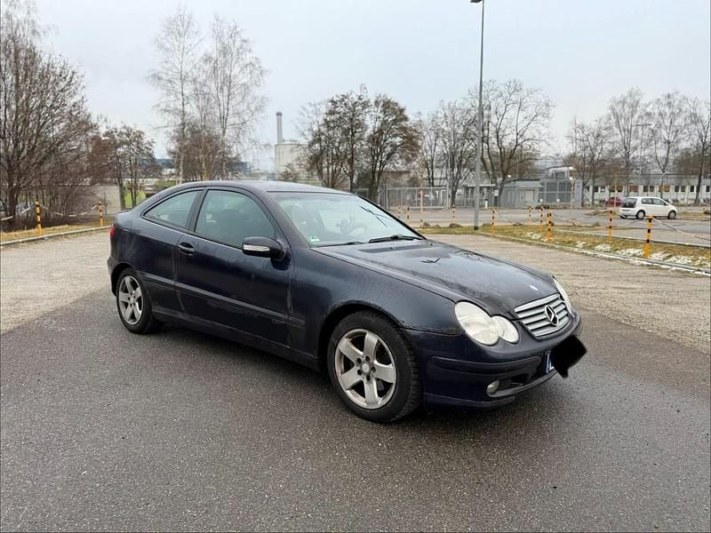 Blau Gebraucht 2002 Mercedes C180 Coupé | 580 € (Superpreis) - Bild 1/4