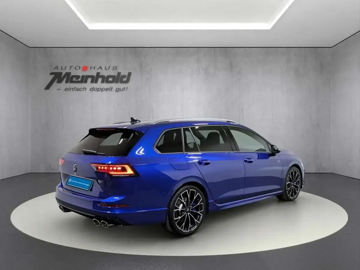 Gebraucht VW Golf VIII R 333 PS (244 kW) 2025 Blau Kombi