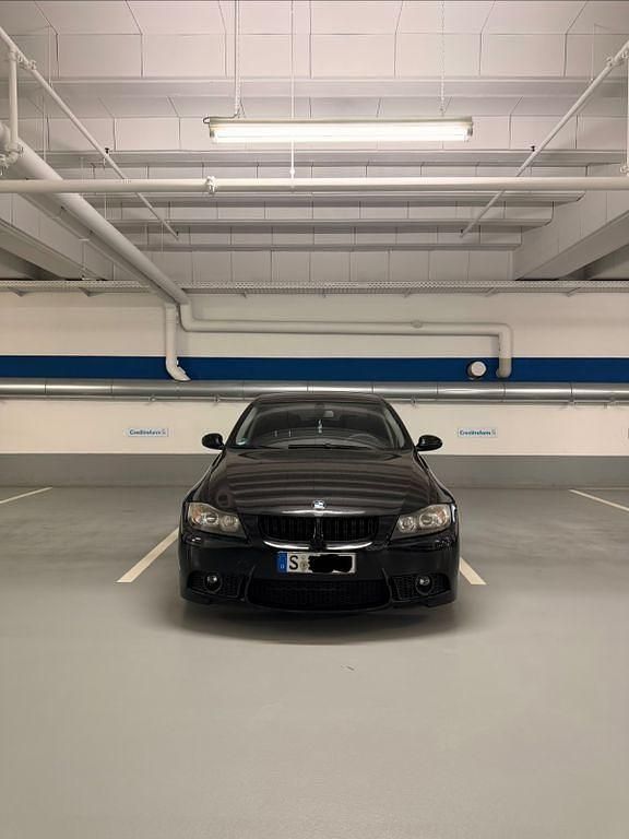 Second-hand BMW 325 Performance 218 CP (160 kW) 2005 Negru Berlinǎ