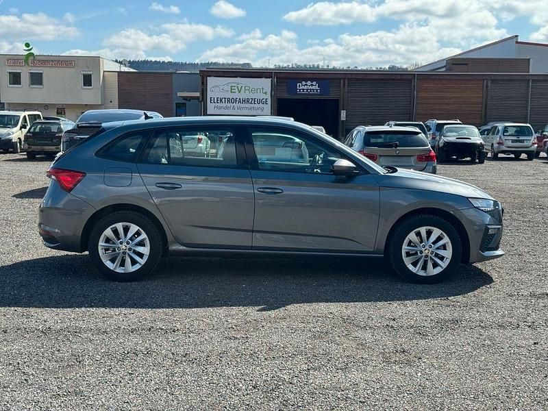 Gebraucht Skoda Scala Selection 150 PS (110 kW) 2024 Grau Kleinwagen