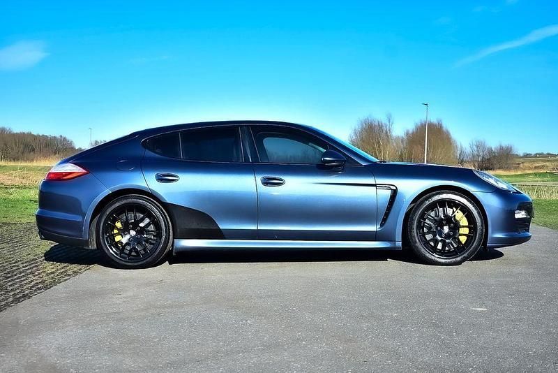 Second-hand Porsche Panamera 400 CP (294 kW) 2009 Albastru Hatchback