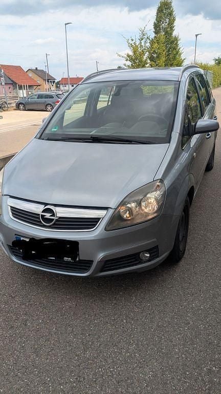 Grau Gebraucht 2006 Opel Zafira Van / Kleinbus | 3.990 € (Fairer Preis) - Bild 1/4