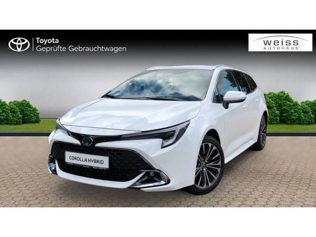 Weiß Gebraucht 2024 Toyota Corolla Team Kombi | 27.390 € (Superpreis) - Bild 1/4