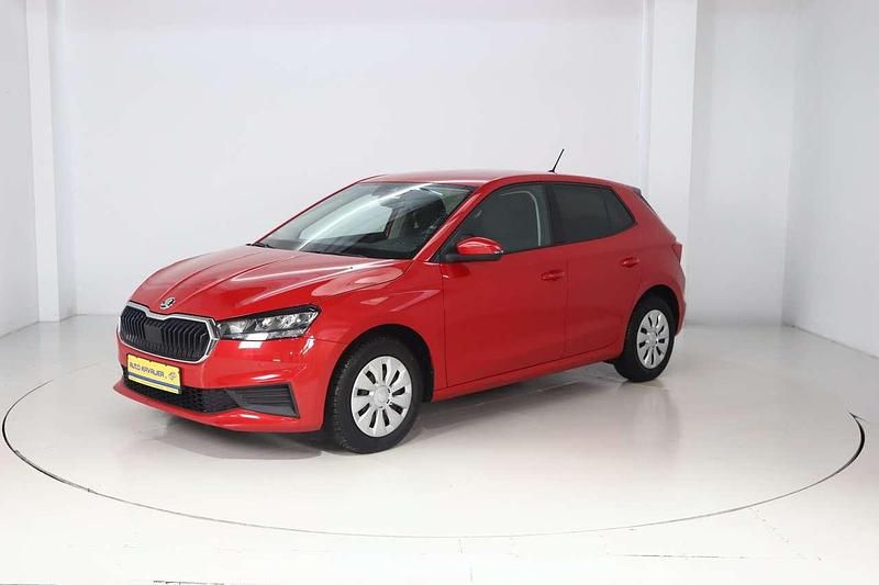 Gebraucht Skoda Fabia 65 PS (47 kW) 2022 Rot Limousine