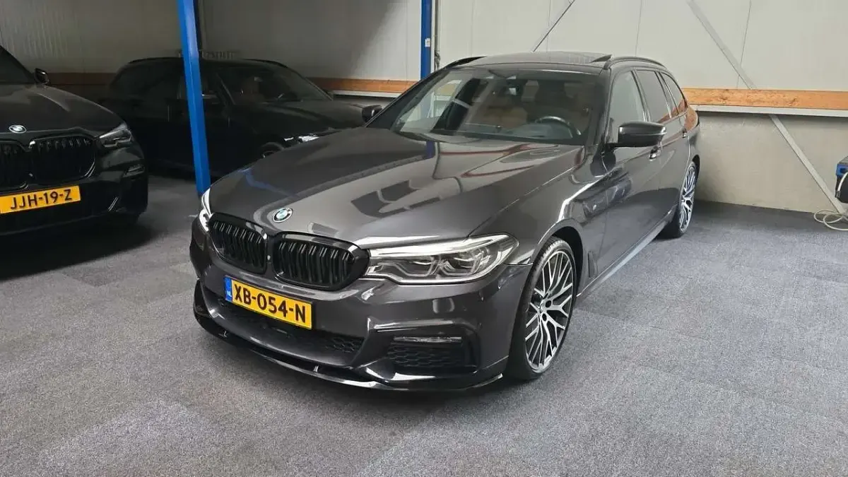 Gebraucht BMW 520 M Performance 190 PS (139 kW) 2018 Schwarz Kombi