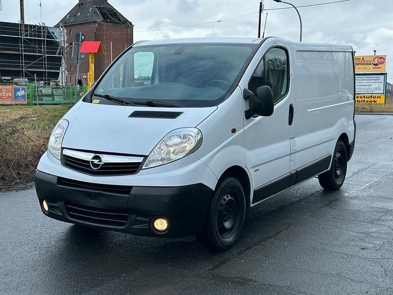 Gebraucht Opel Vivaro 114 PS (83 kW) 2014 Weiß Van / Kleinbus