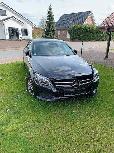 Gebraucht Mercedes C180 156 PS (114 kW) 2016 Schwarz Limousine