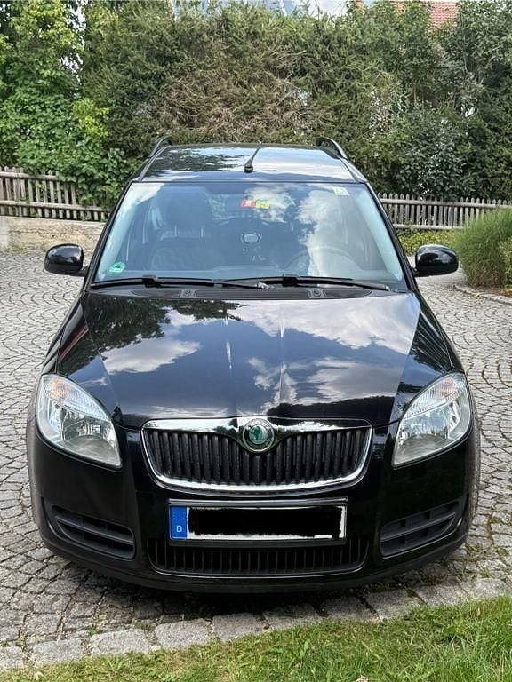 Schwarz Gebraucht 2009 Skoda Roomster Kombi | 1.599 € (Superpreis) - Bild 1/4