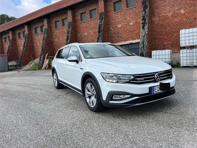 Gebraucht VW Passat Alltrack 200 PS (147 kW) 2022 Weiß Kombi