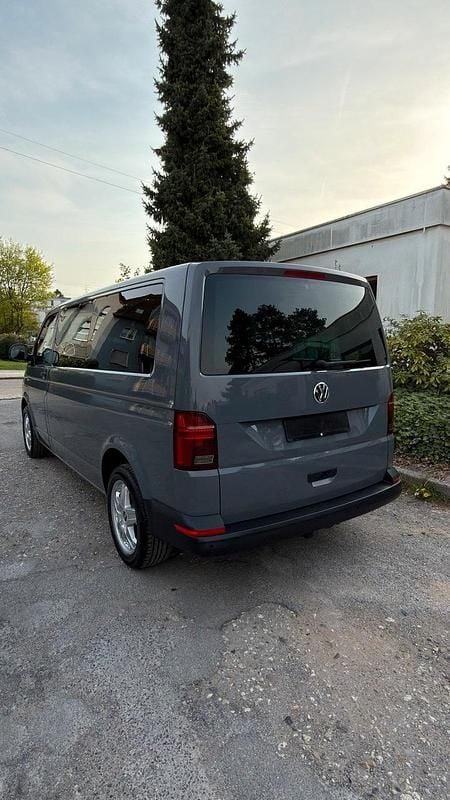 Gebraucht VW Caravelle 150 PS (110 kW) 2017 Grau Van