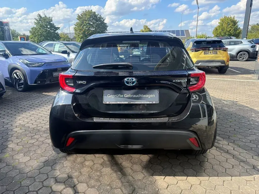 Gebraucht Toyota Yaris Team 116 PS (85 kW) 2023 Schwarz Kleinwagen