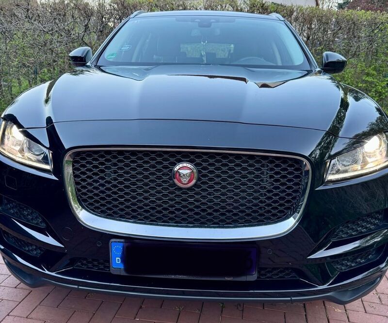 Schwarz Gebraucht 2018 Jaguar F-Pace Prestige SUV | 21.000 € (Superpreis) - Bild 1/4