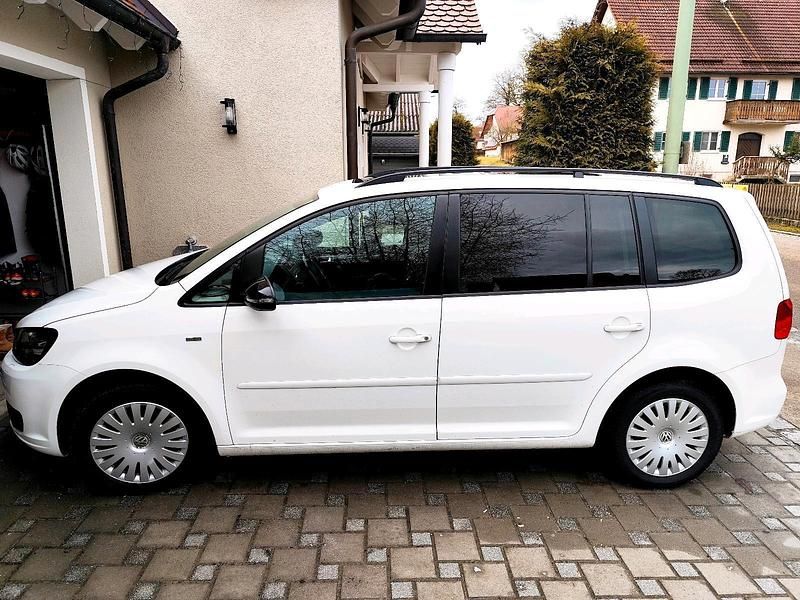 Gebraucht VW Touran Match 140 PS (102 kW) 2012 Weiß Van / Kleinbus