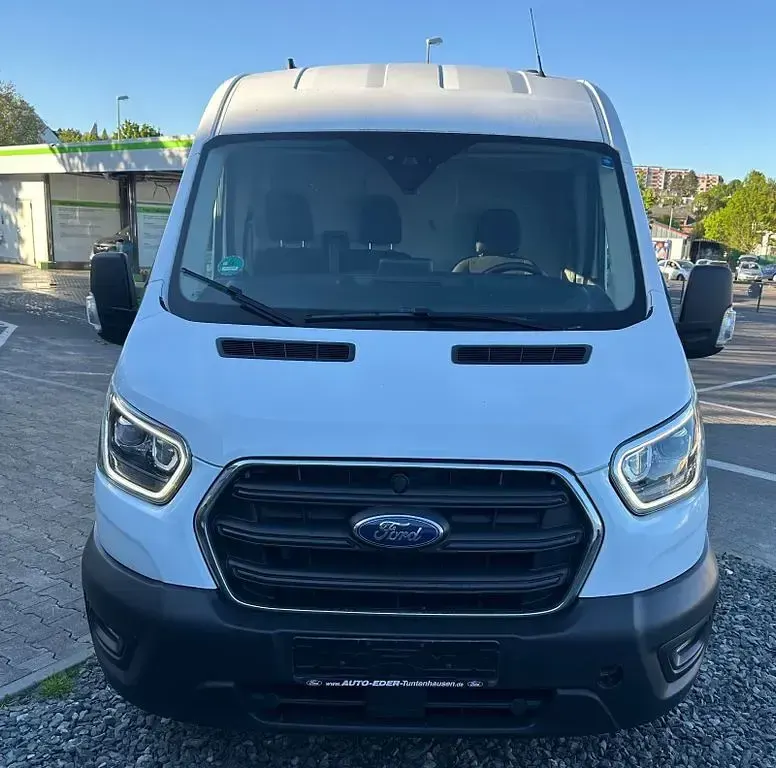 Gebraucht Ford Transit Trend 170 PS (125 kW) 2022 Weiß Van / Kleinbus