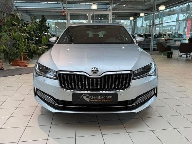 Gebraucht Skoda Superb LAURIN & KLEMENT 200 PS (147 kW) 2022 (brilliantsilber metallic) Kombi