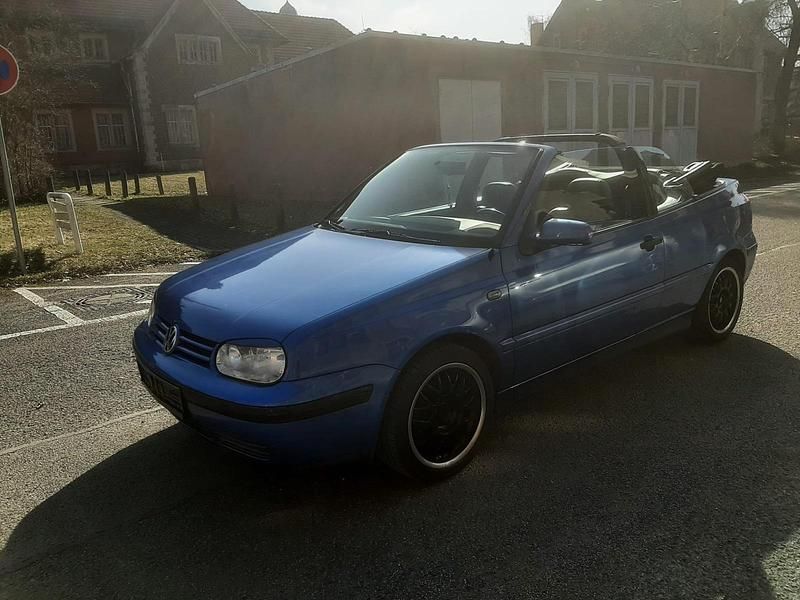 Gebraucht VW Golf Cabriolet 101 PS (74 kW) 2000 Blau Cabrio