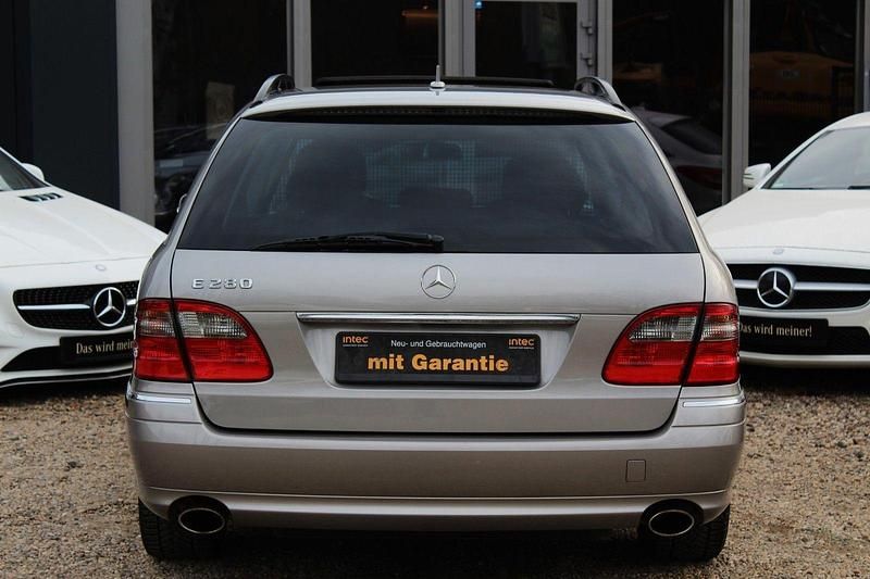 Gebraucht Mercedes E280 Avantgarde 231 PS (169 kW) 2008 Grau Kombi