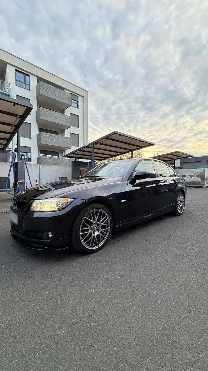 Gebraucht BMW 320 Comfort Edition 184 PS (135 kW) 2011 Schwarz Limousine